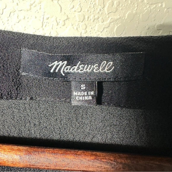 Madewell Black V-Neck Dress Size Small Button Hem Short Sleeve Viscose - Picture 5 of 8